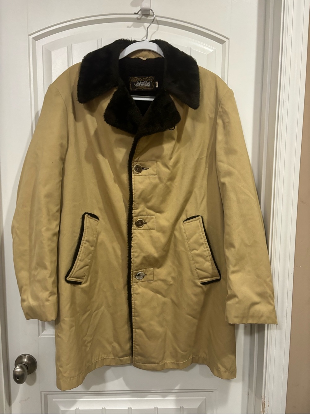 Vintage Tan Trench Coat with Dark Brown Fur Collar